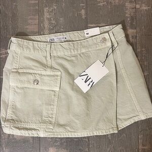 Zara Women's Shorts in Beige/NEW